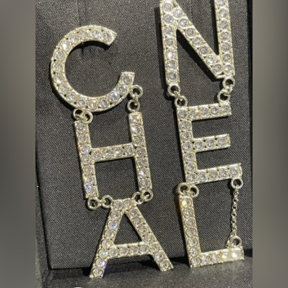 Chanel - Picture 1 of 6